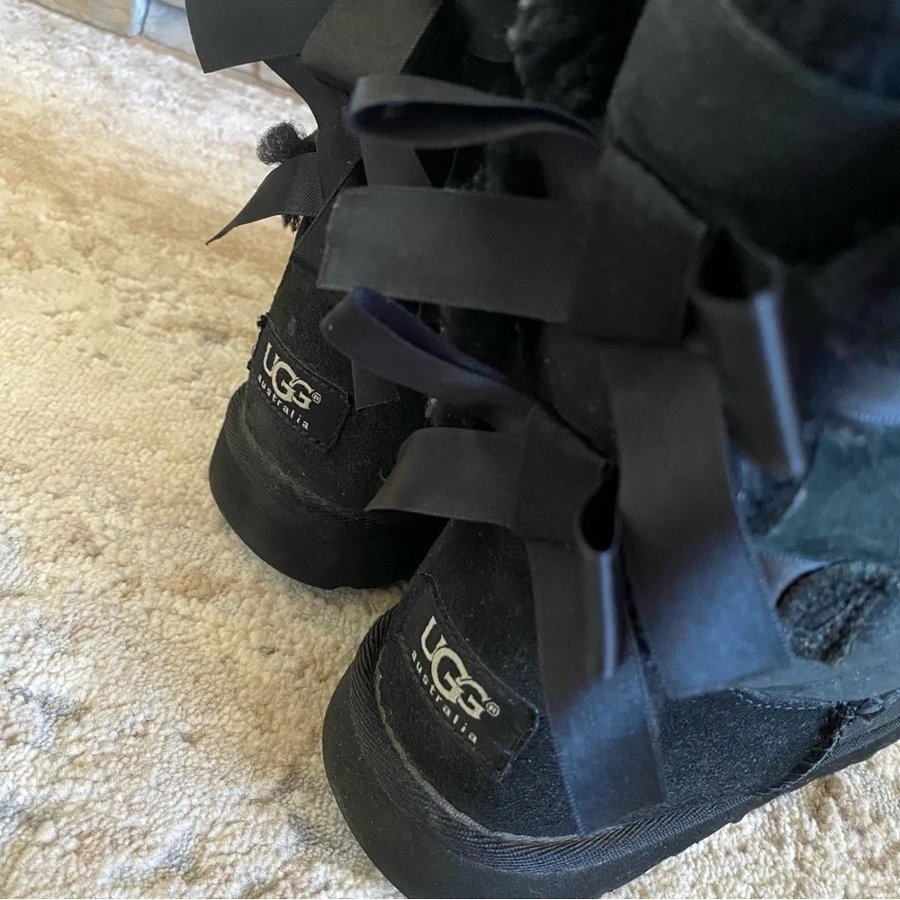 Ugg Bailey Bow II Black Short Boots Sheepskin Lined Suede Leather: 4